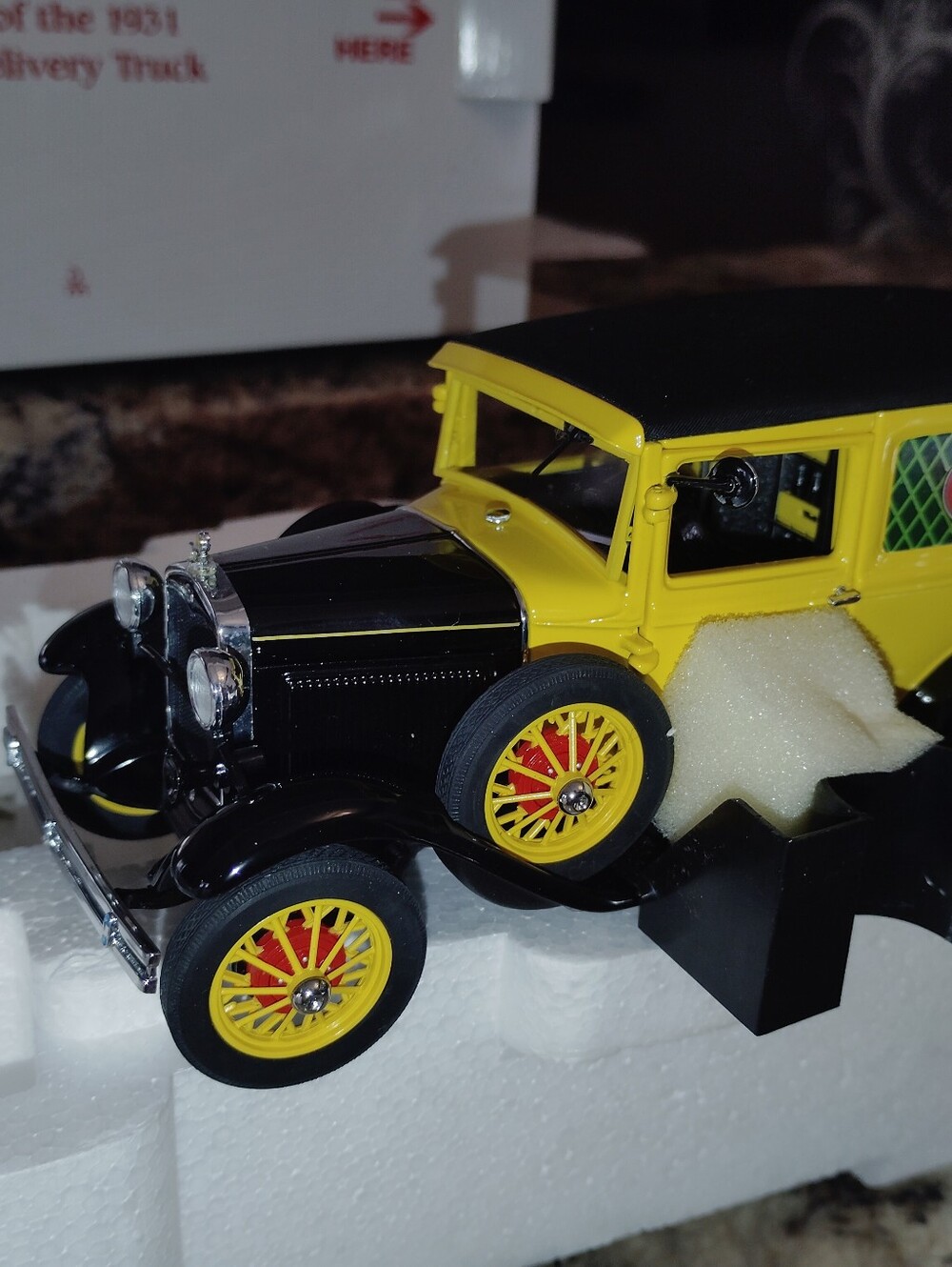 Danbury Mint 1931 Coca-Cola Delivery Truck, 1:24 scale, Brand New Original Pack - Picture 8 of 8